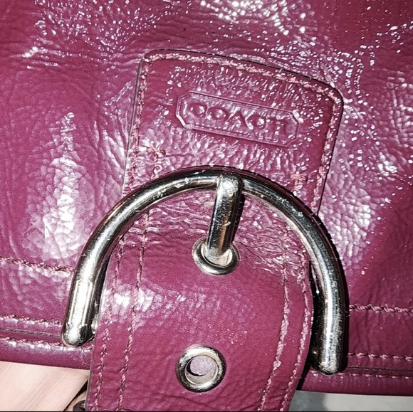 Coach hobo Soho Patent Leather purse Purple Eggplant Flap Zip Buckle Y2k - Picture 2 of 5